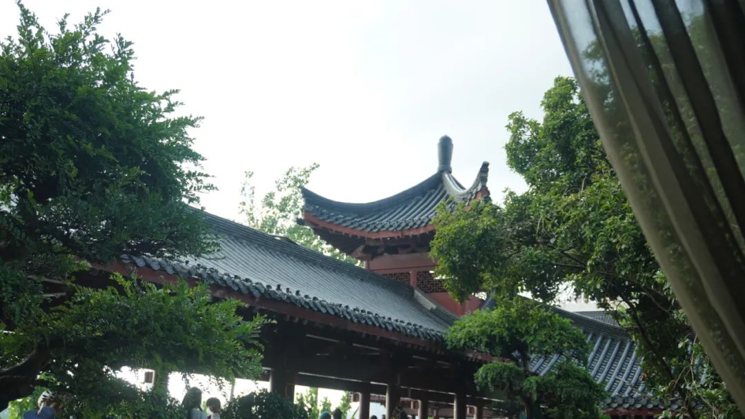 DƬ